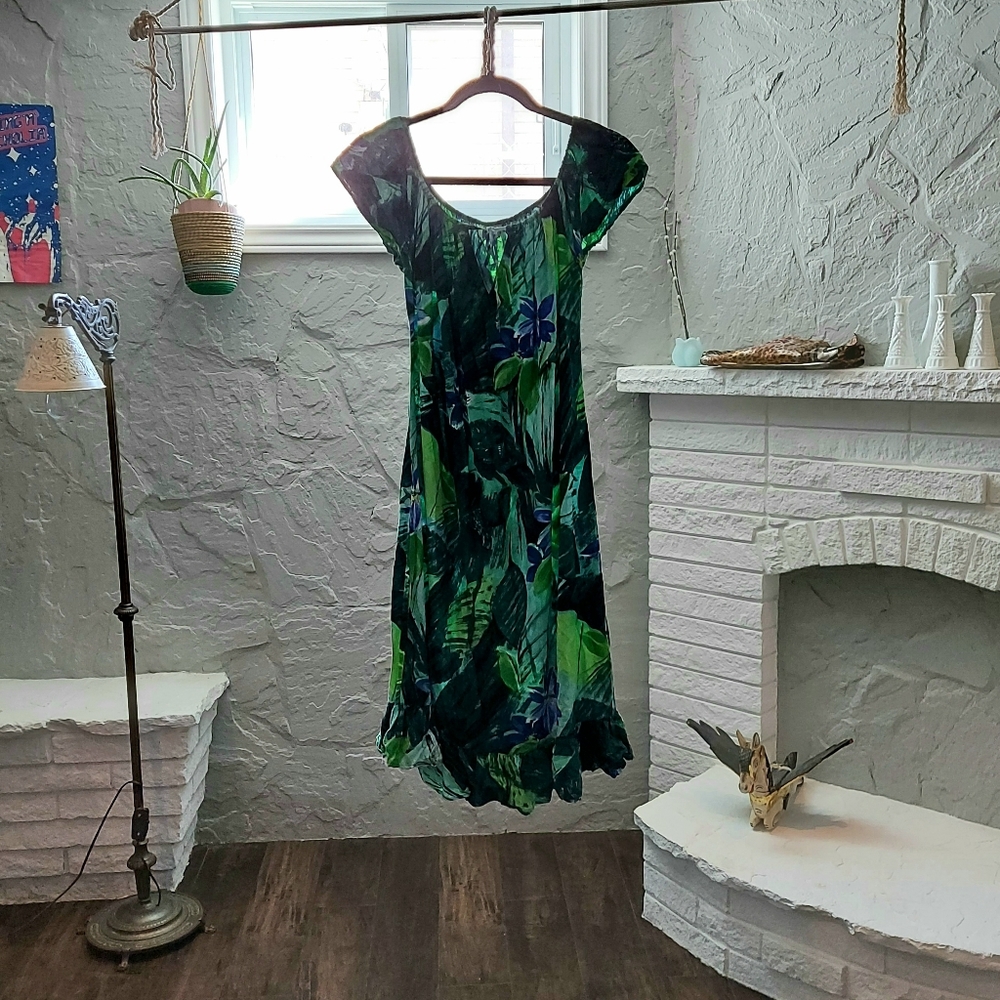 **SOLD** 90s y2k vintage floral breezy dress